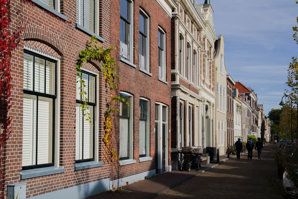Aankoop eerste C.S.R.-huis